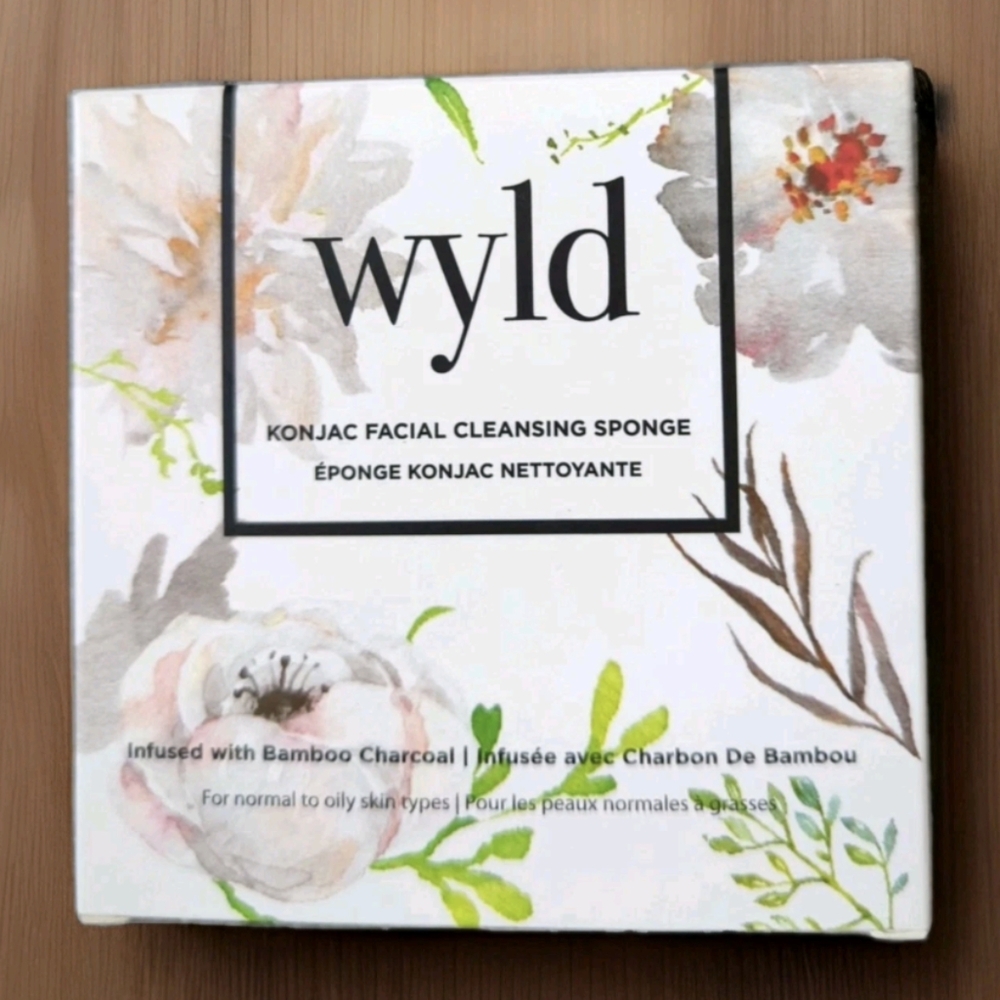 New WYLD Konjac Facial Cleansing Sponge Infused with Bamboo Charcoal Detox